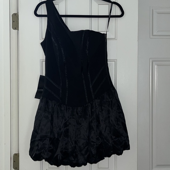 NWT Bebe black dress tie up corsets on back one shoulder size medium - Picture 1 of 7
